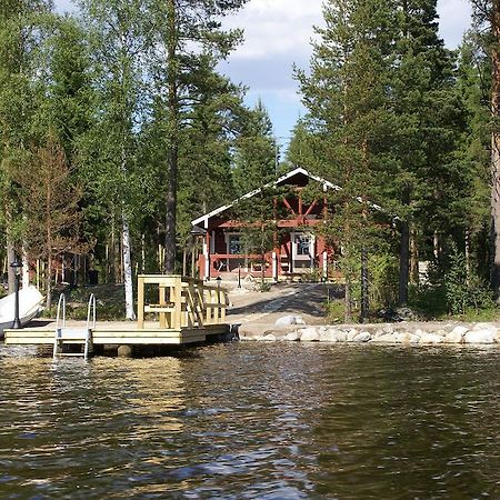 Kartanohotelli Satulinna Huvilat Hirvensalmi Exterior photo